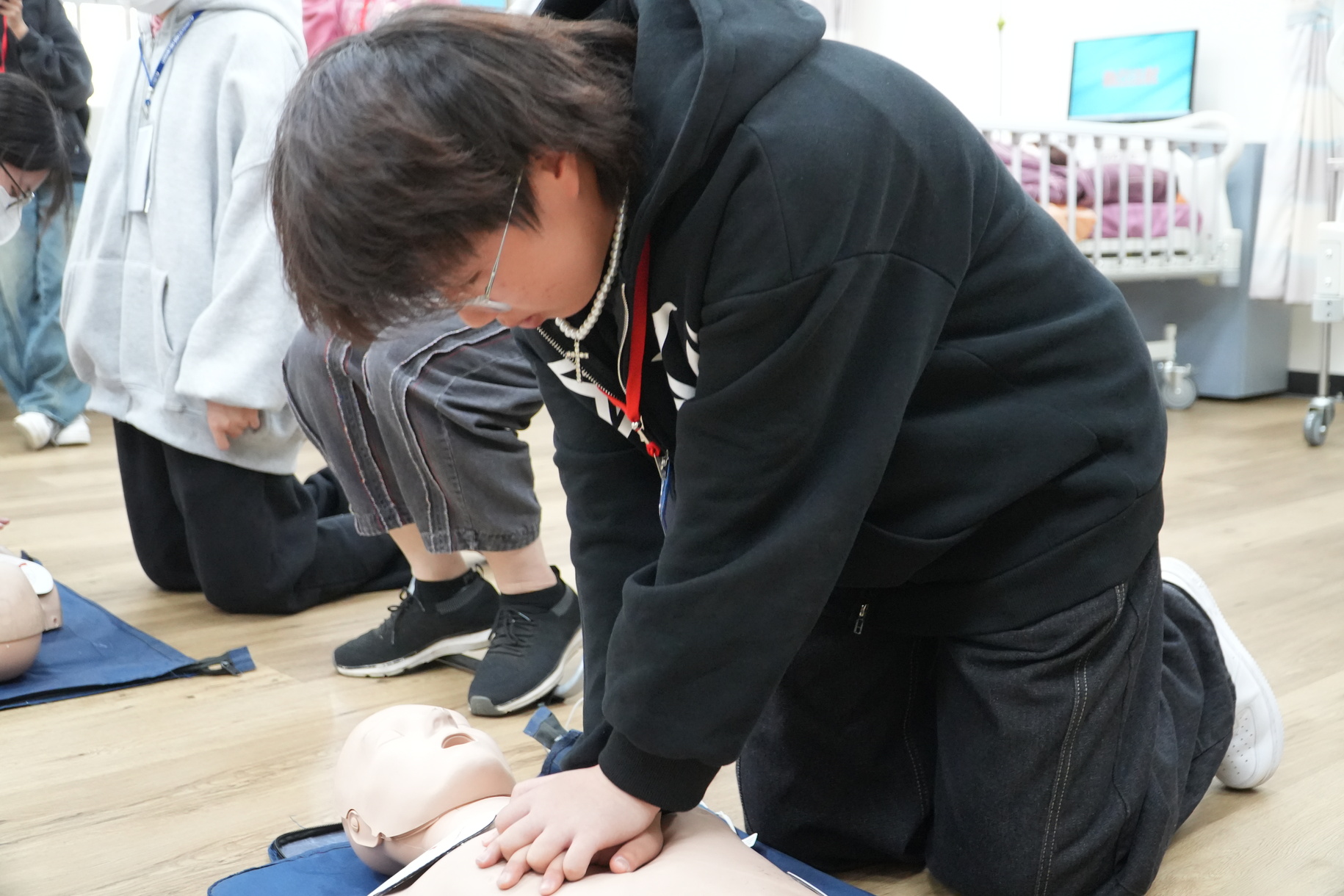 正修科技大學工管護理冬令營熱烈展開 動手玩智慧機器人與體驗臨床照護實務圖片