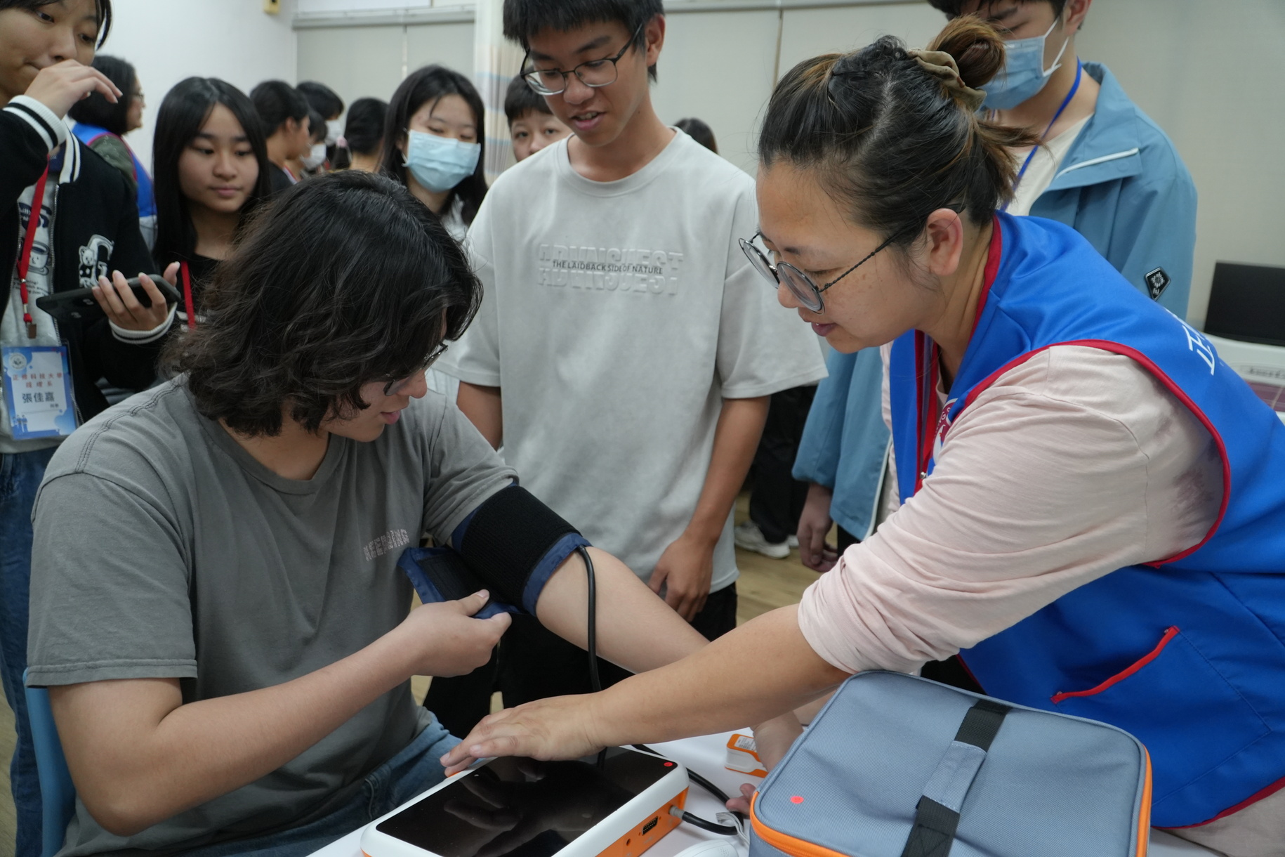 正修科技大學工管護理冬令營熱烈展開 動手玩智慧機器人與體驗臨床照護實務圖片