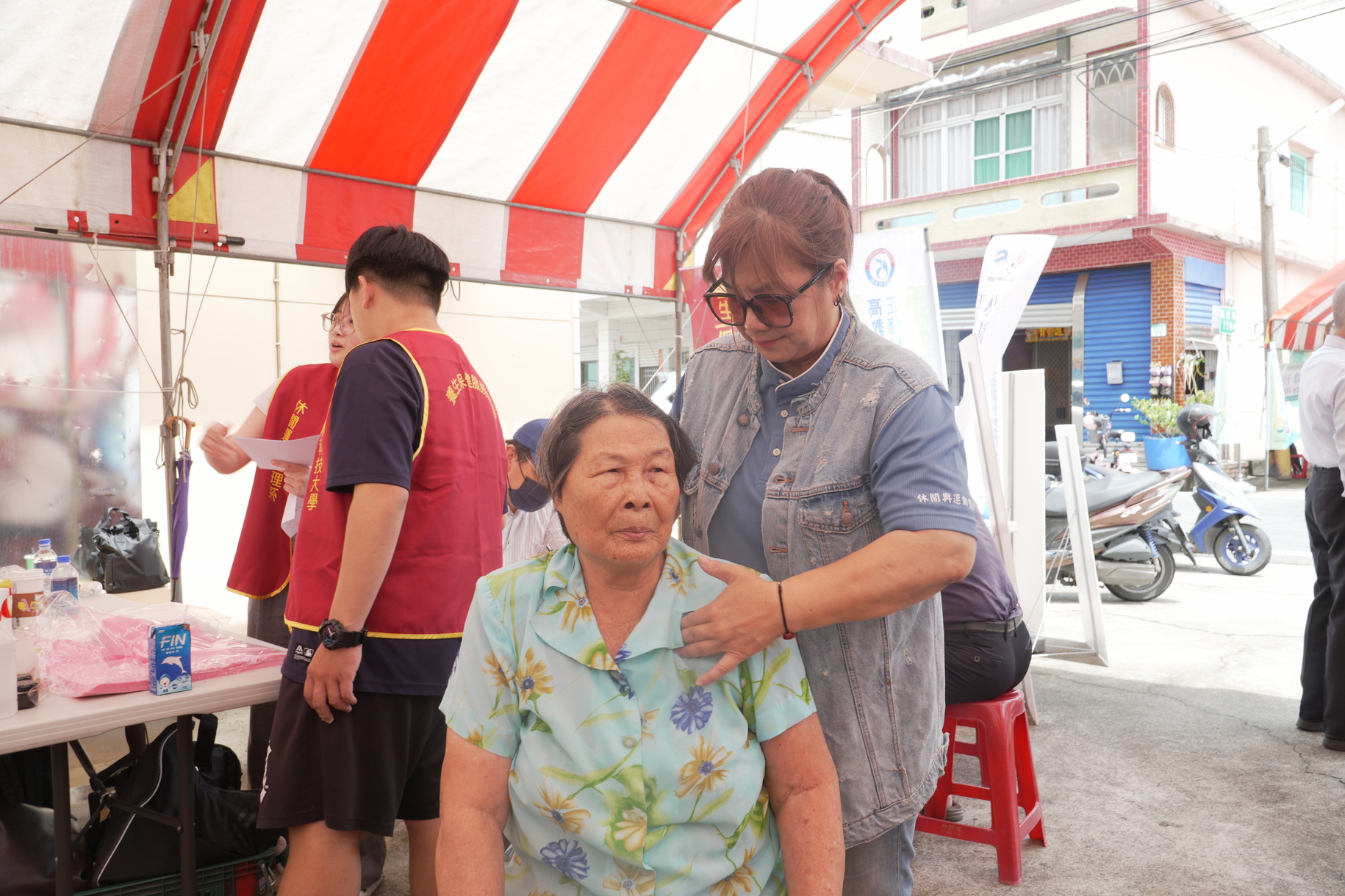 正修端午送暖林園九年不間斷 實踐社區共好傳遞溫暖與祝福圖片