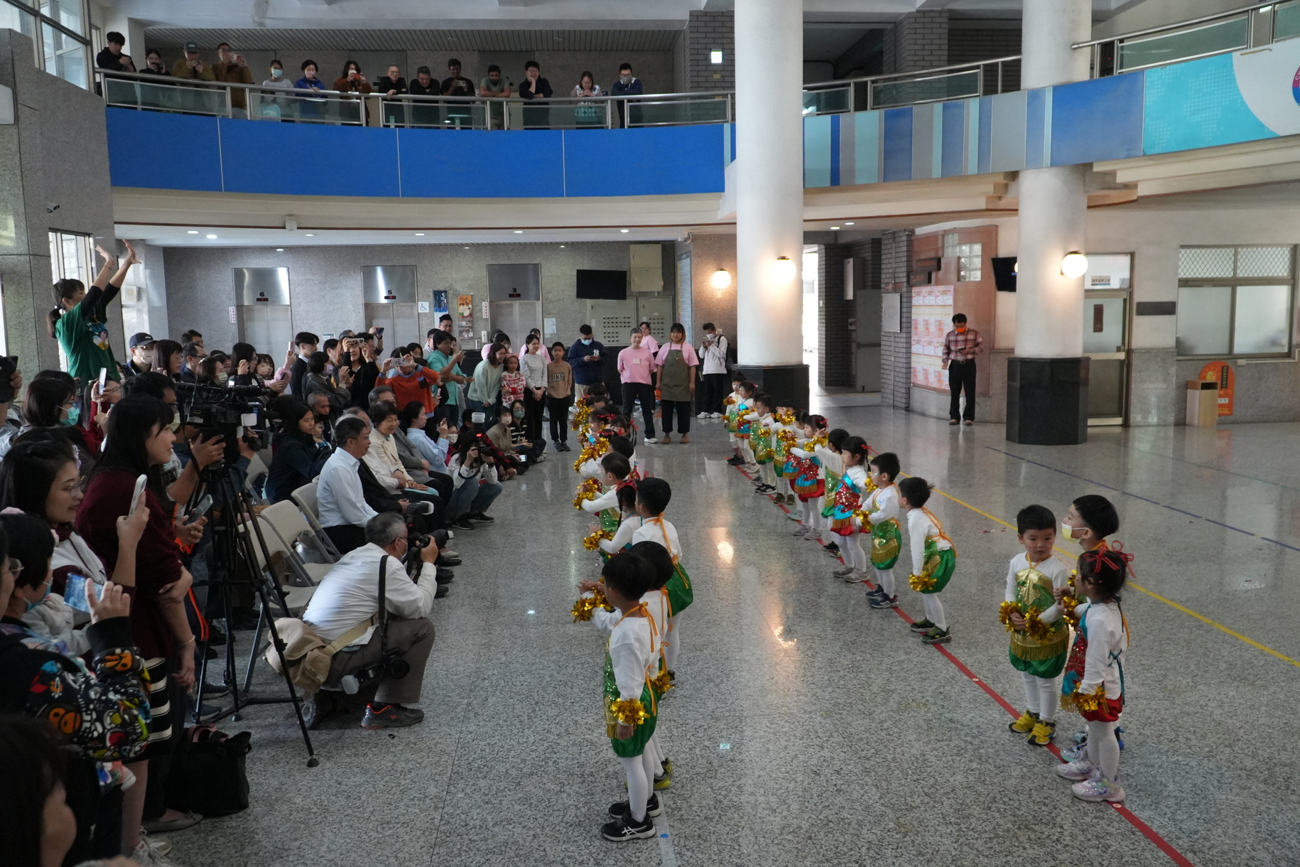 正修附幼載歌載舞賀新年 祝師長萬馬奔騰福氣滿載圖片