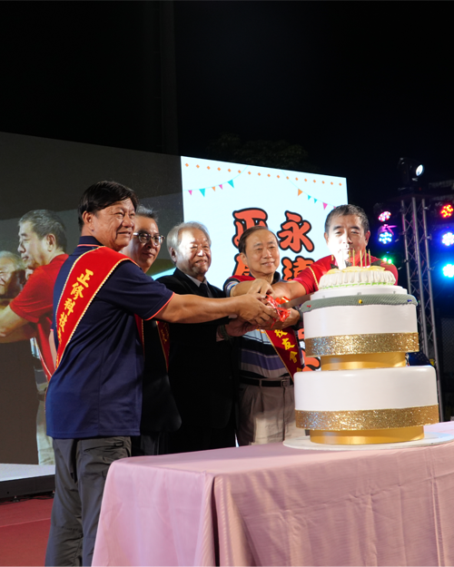 正修科大校友回娘家賀母校六十週年 奇蹟傘兵秦良丰重返母系展現生命力圖片