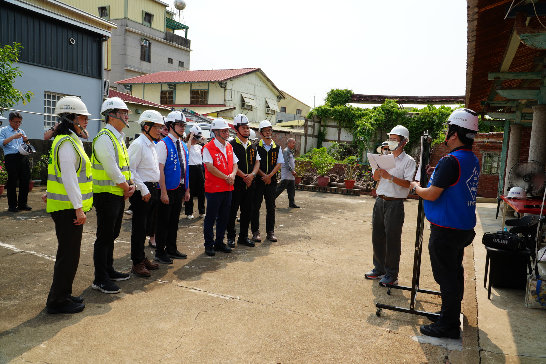 Cheng Shiu University Assists Houbi District with Post-Disaster Reconstruction, Showcasing Social Responsibility; Receives Recognition from the Ministry of EducationImage