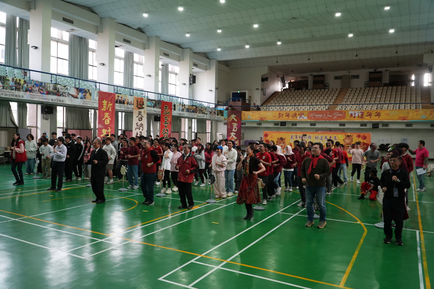 正修科大迎新春國際學生齊聚慶馬年 萬事好彩頭好運馬上來活動熱鬧登場圖片