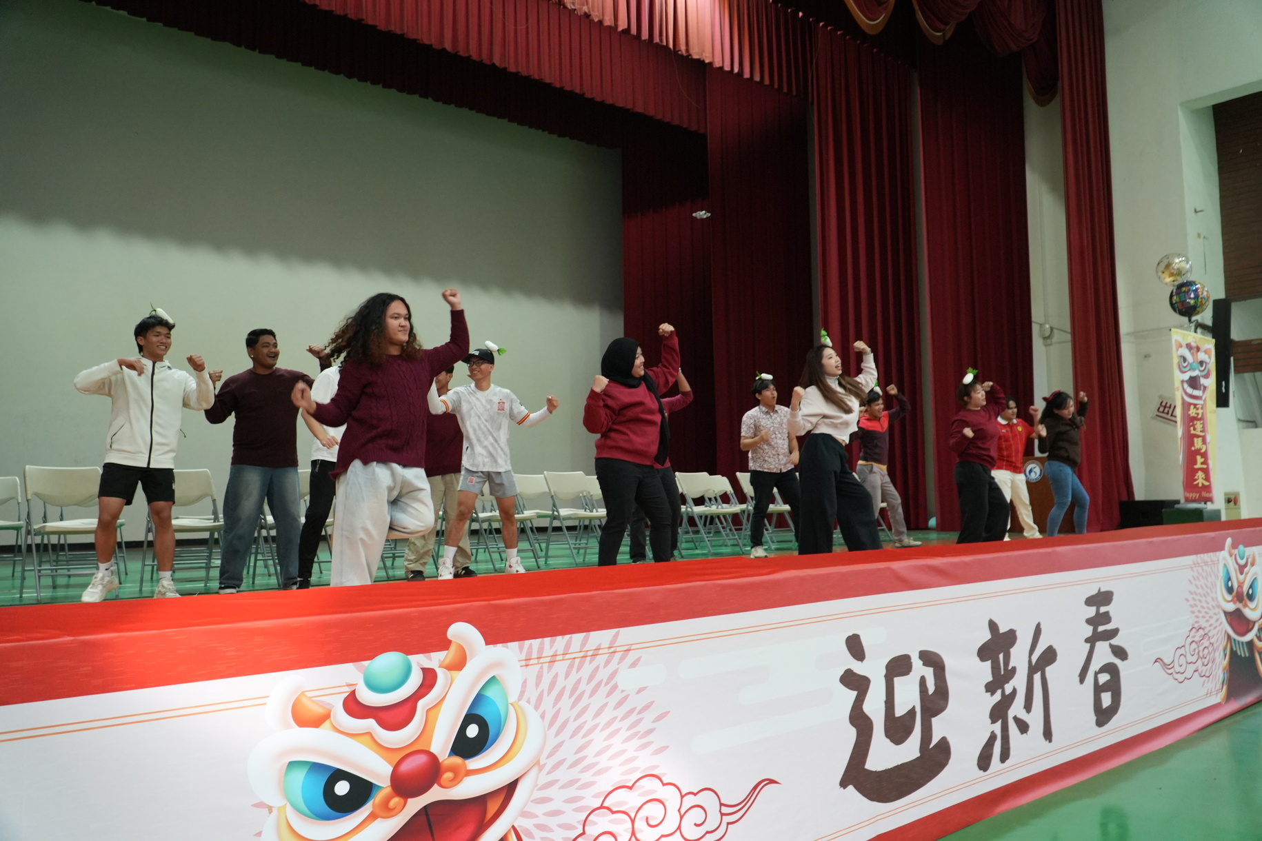 正修科大迎新春國際學生齊聚慶馬年 萬事好彩頭好運馬上來活動熱鬧登場圖片