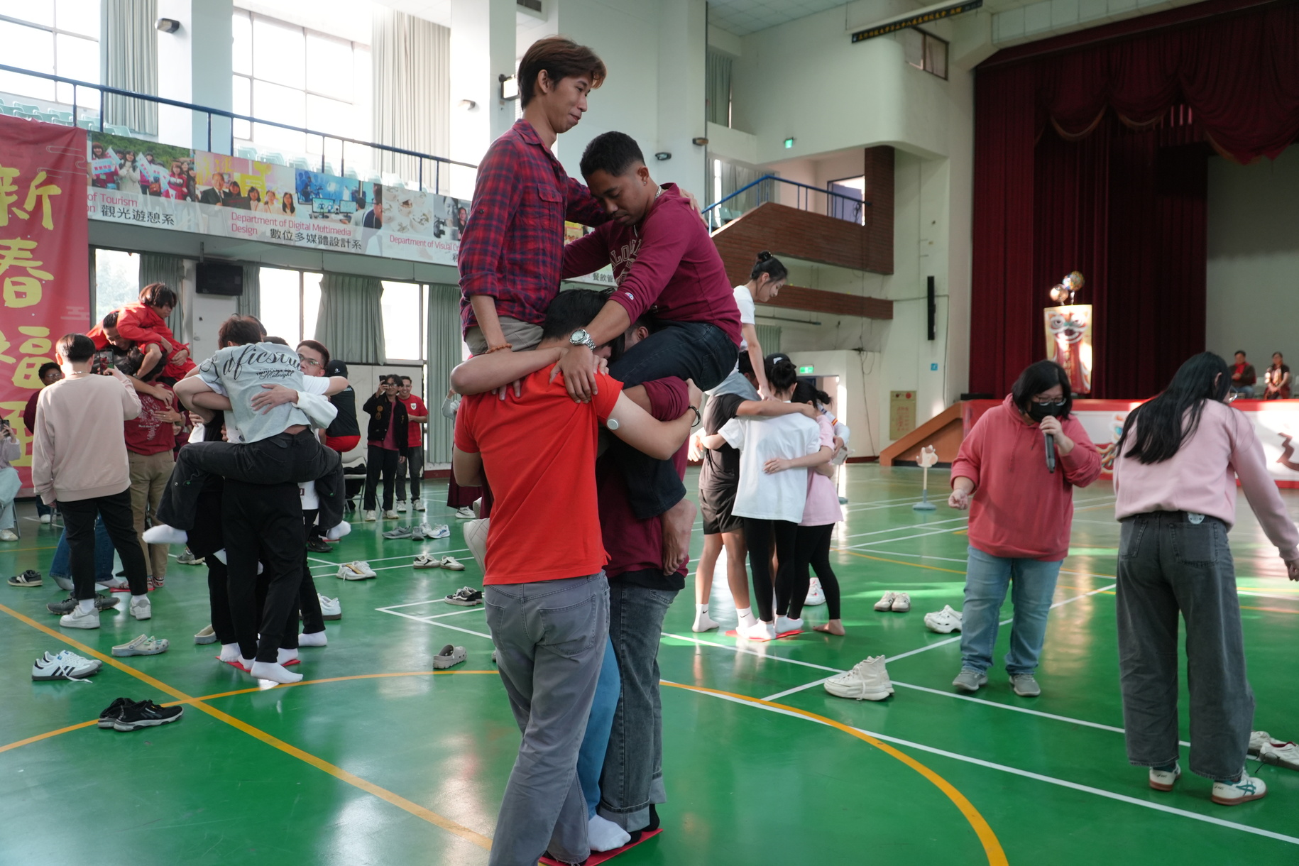 正修科大迎新春國際學生齊聚慶馬年 萬事好彩頭好運馬上來活動熱鬧登場圖片