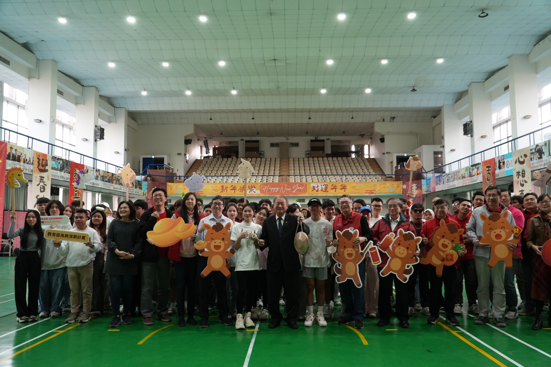 正修科大迎新春國際學生齊聚慶馬年 萬事好彩頭好運馬上來活動熱鬧登場圖片