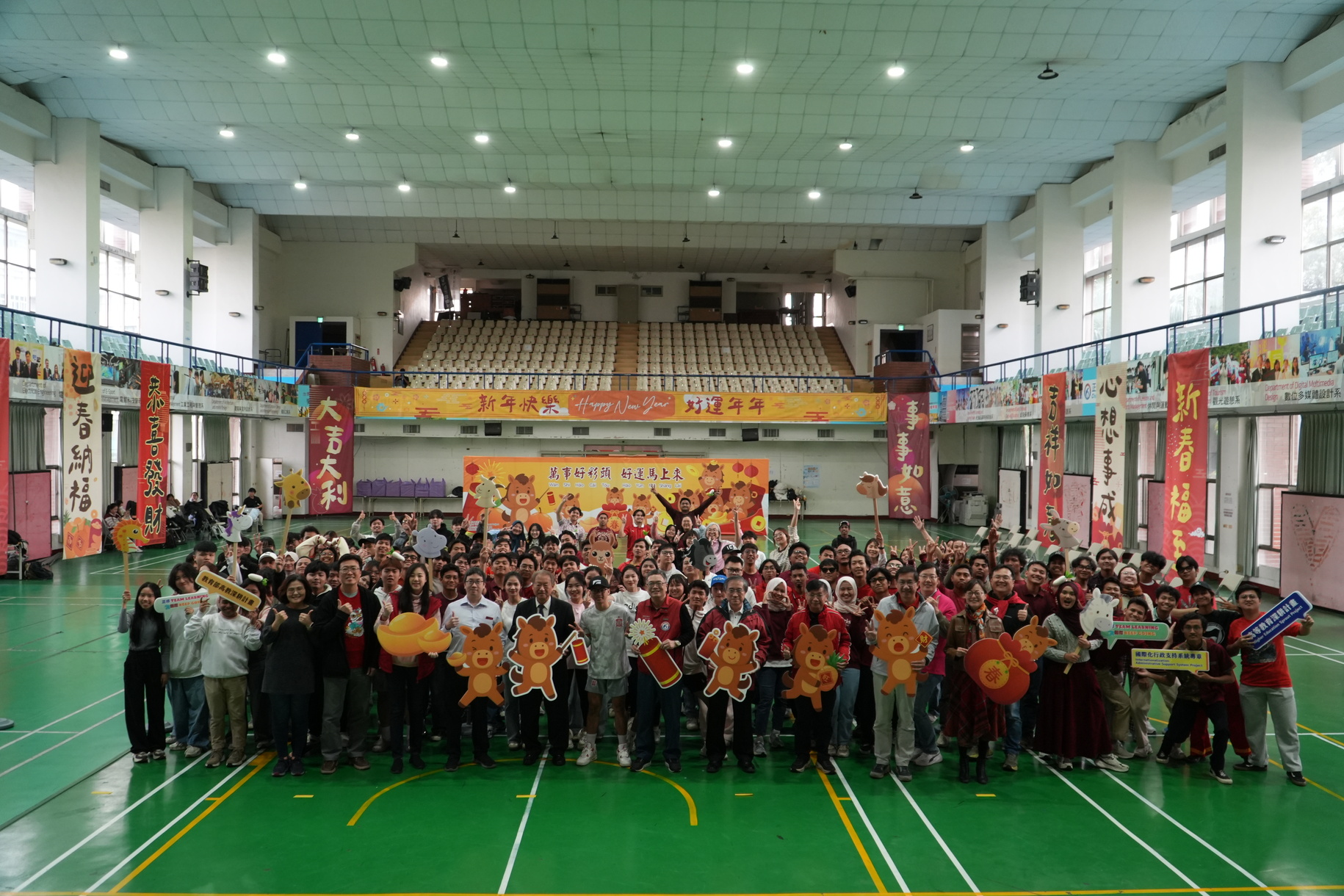 正修科大迎新春國際學生齊聚慶馬年 萬事好彩頭好運馬上來活動熱鬧登場圖片