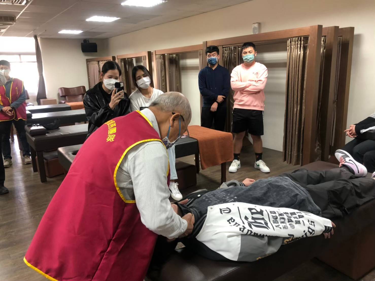 正修林泉輝圓博士夢深耕整復逾40年 用行動實踐「活到老、學到老」精神圖片