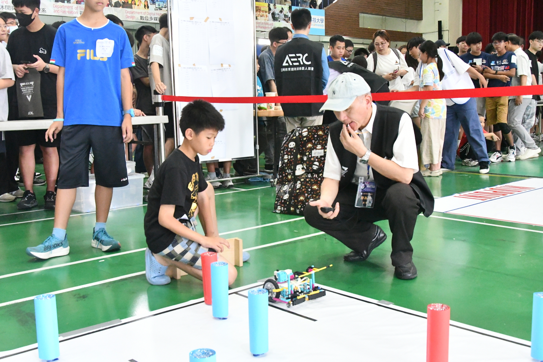 2025亞洲智慧型機器人正修競技 搖控障礙闗卡重重 軌道挑戰神經緊繃圖片