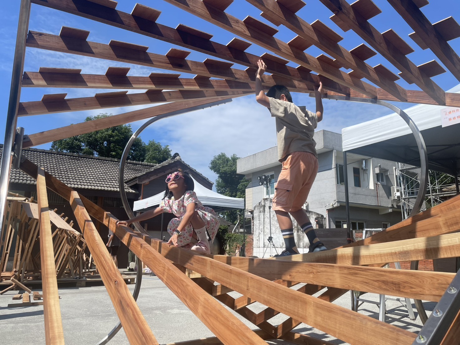 正修科大建築與室內設計系勇奪實構築競賽金獎 從3D到實體建築「脈絡相承」展現實作能量圖片