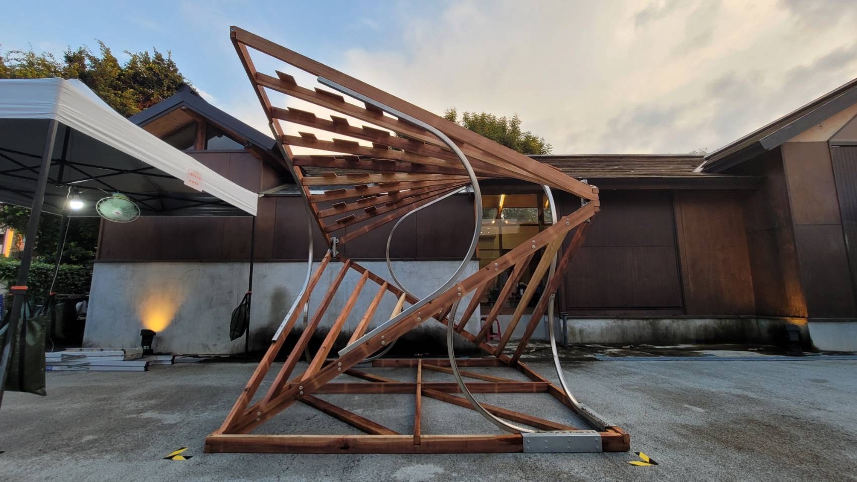 正修科大建築與室內設計系勇奪實構築競賽金獎 從3D到實體建築「脈絡相承」展現實作能量圖片
