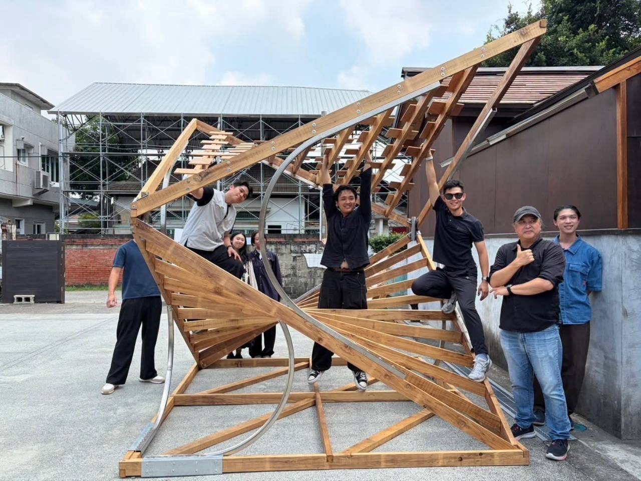 正修科大建築與室內設計系勇奪實構築競賽金獎 從3D到實體建築「脈絡相承」展現實作能量圖片