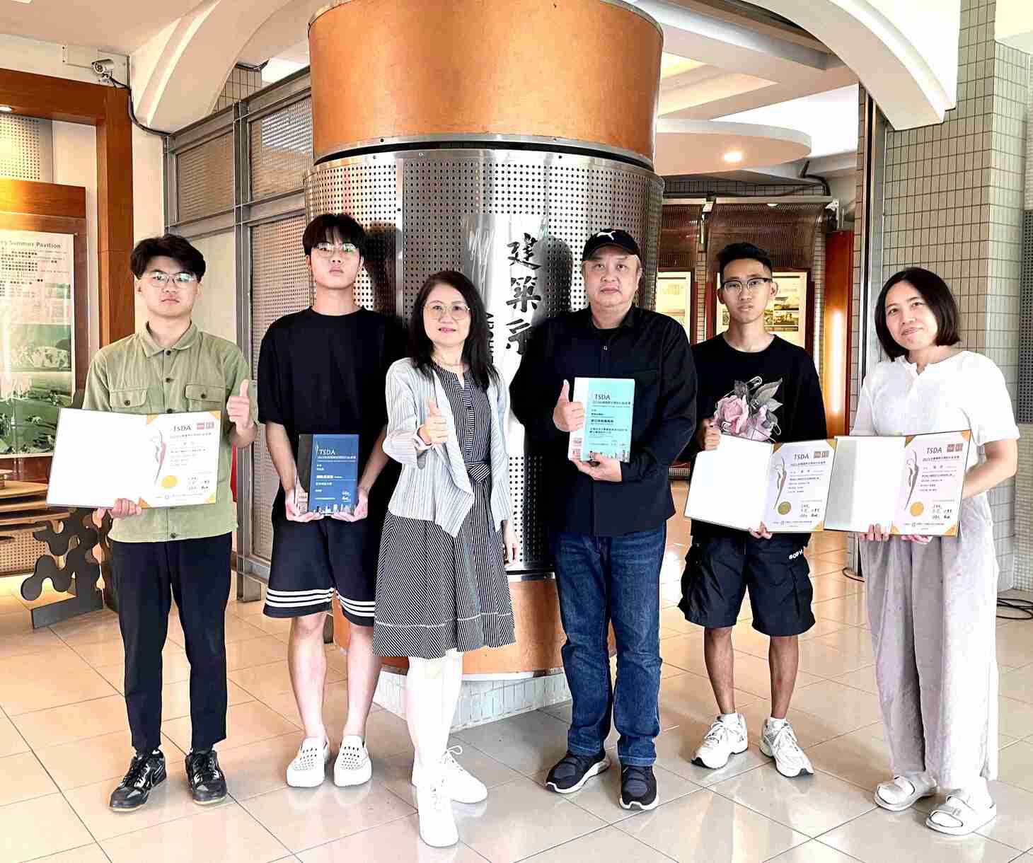 正修建築獲鈦美獎獲最佳教育培訓機構 數位奪放視大賞行動遊戲銀賞圖片