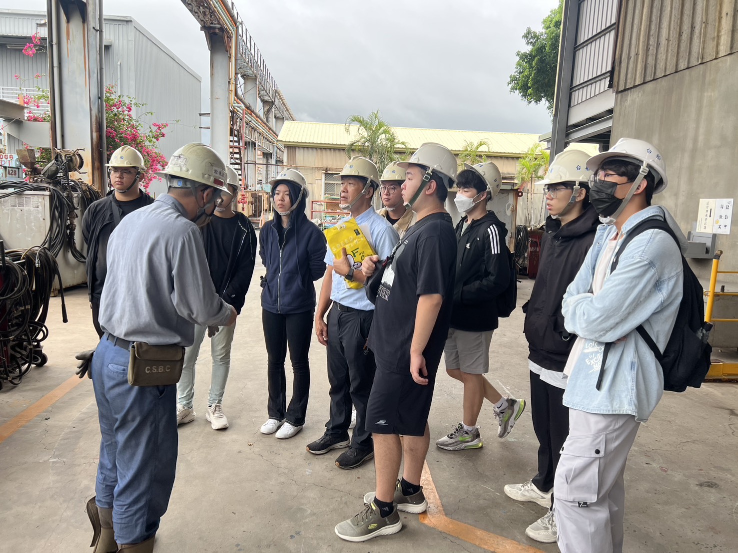 正修科大深耕產業園區輔導有成 曾仲葛、黃廣淼團隊獲雙獎肯定圖片