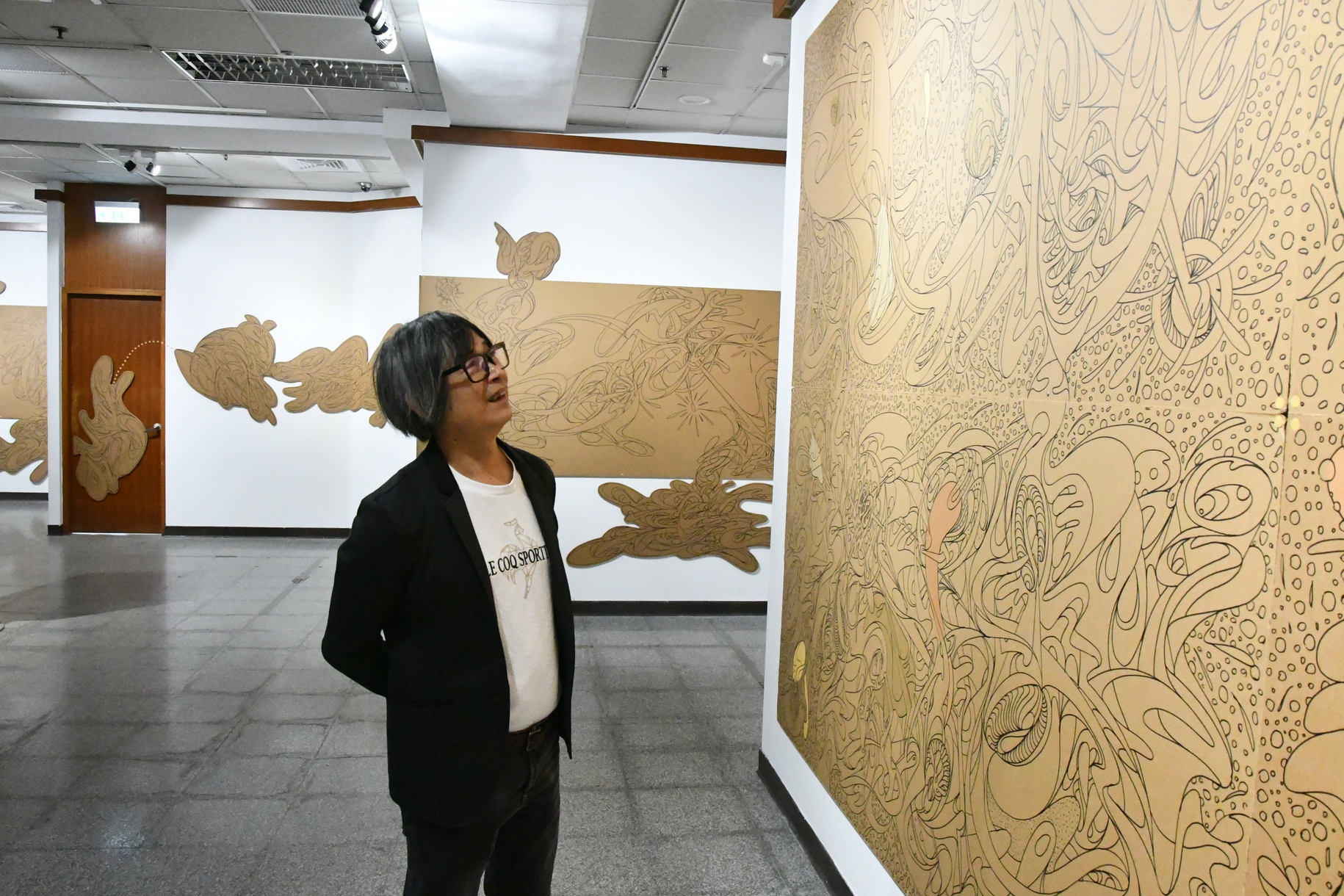 梁任宏《吹牛皮在紙上》正修開展 手繪切割瓦楞紙風格獨特圖片
