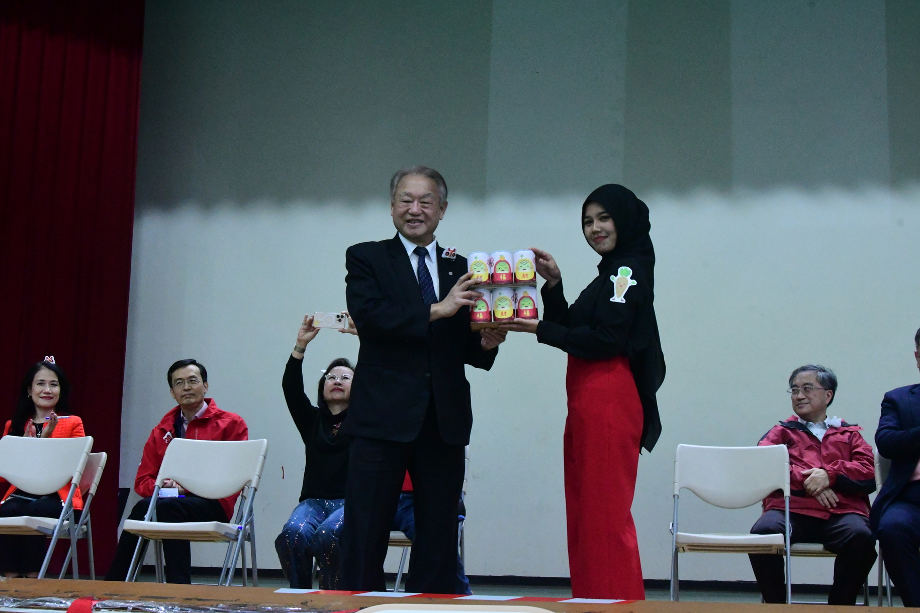 Cheng Shiu University Welcomes Good Fortune in the Year of the Snake and Wishes a Great Year Ahead: International Students Partake Taiwanese Lunar New Year Festivities with Joy and ExcitementImage