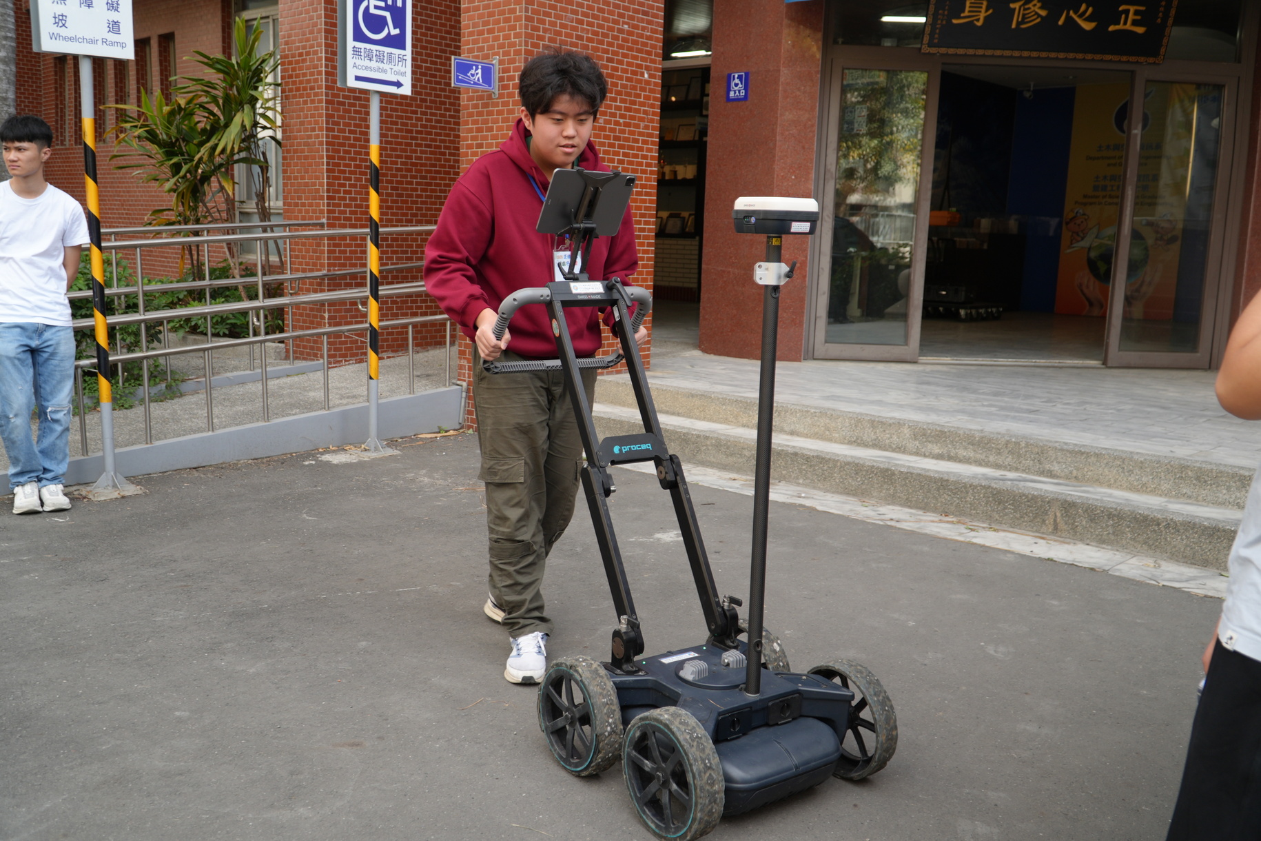 正修科大土木資工冬令營熱滾滾 探索未來職涯科技永續創意十足圖片