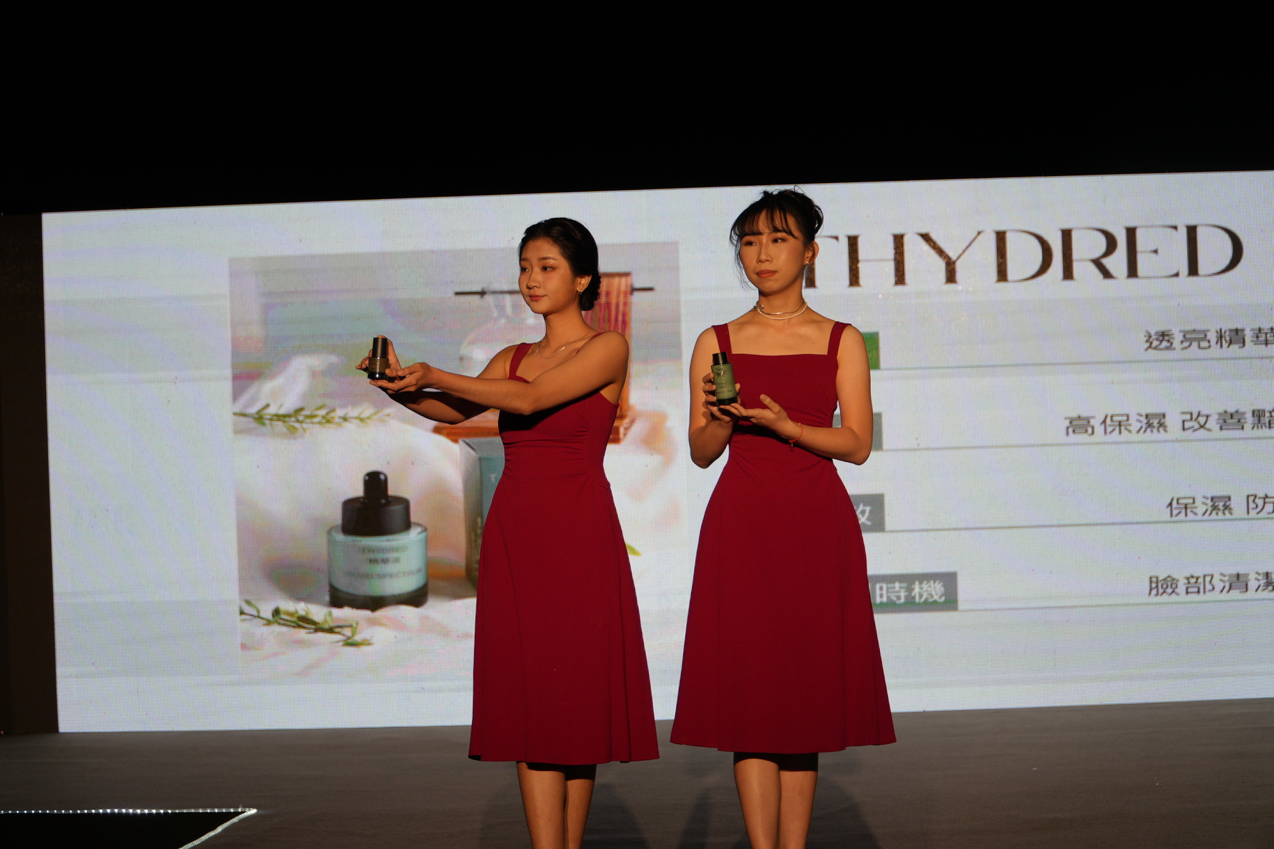 正修妝彩系畢展《SPLENDID》華麗登場 化妝品與彩妝秀創新整合同台爭妍鬥豔圖片