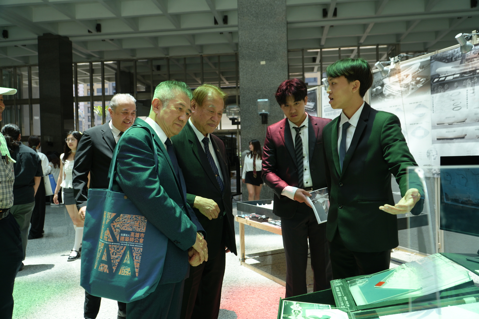 從青春設計節奪冠到畢展開幕 正修建築系《琢光》大放異彩圖片
