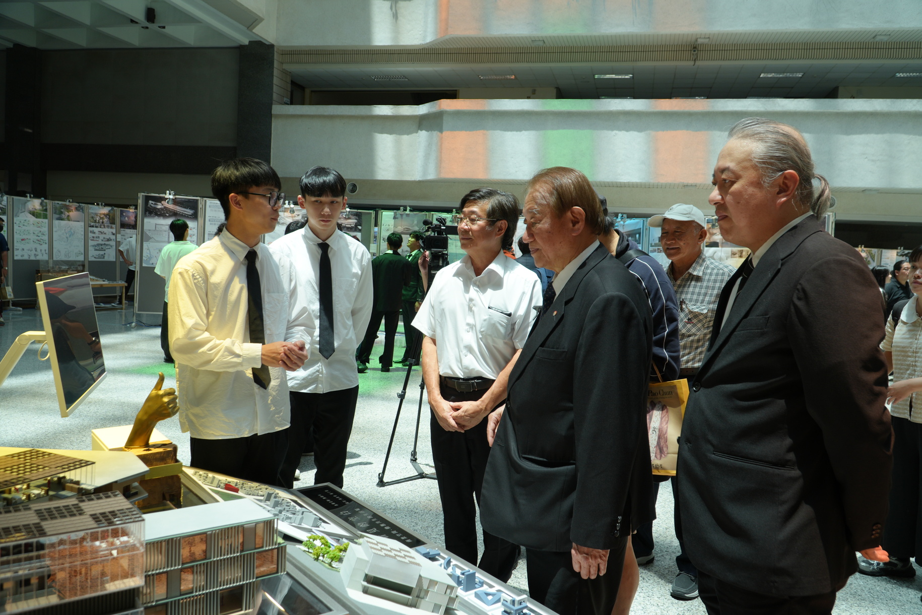 從青春設計節奪冠到畢展開幕 正修建築系《琢光》大放異彩圖片