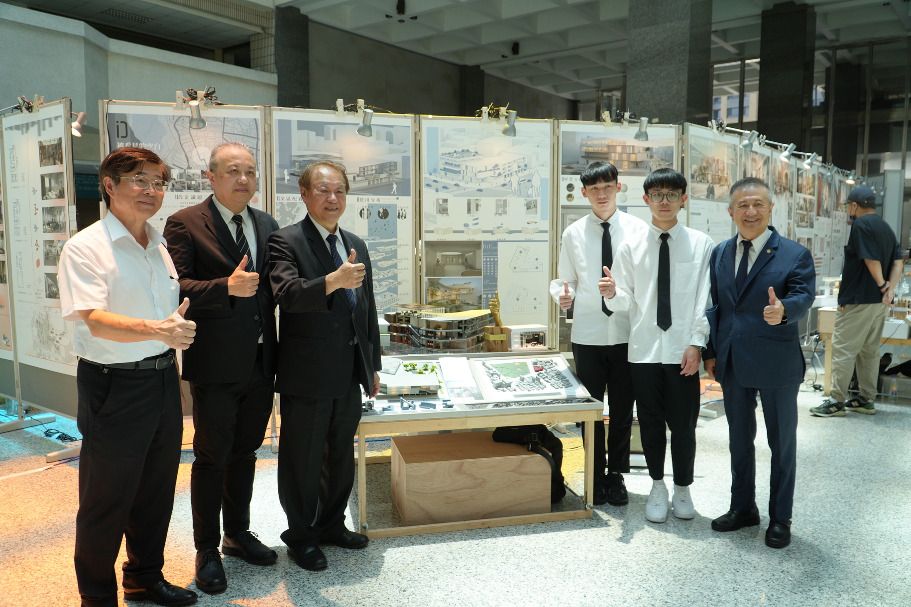 從青春設計節奪冠到畢展開幕 正修建築系《琢光》大放異彩圖片