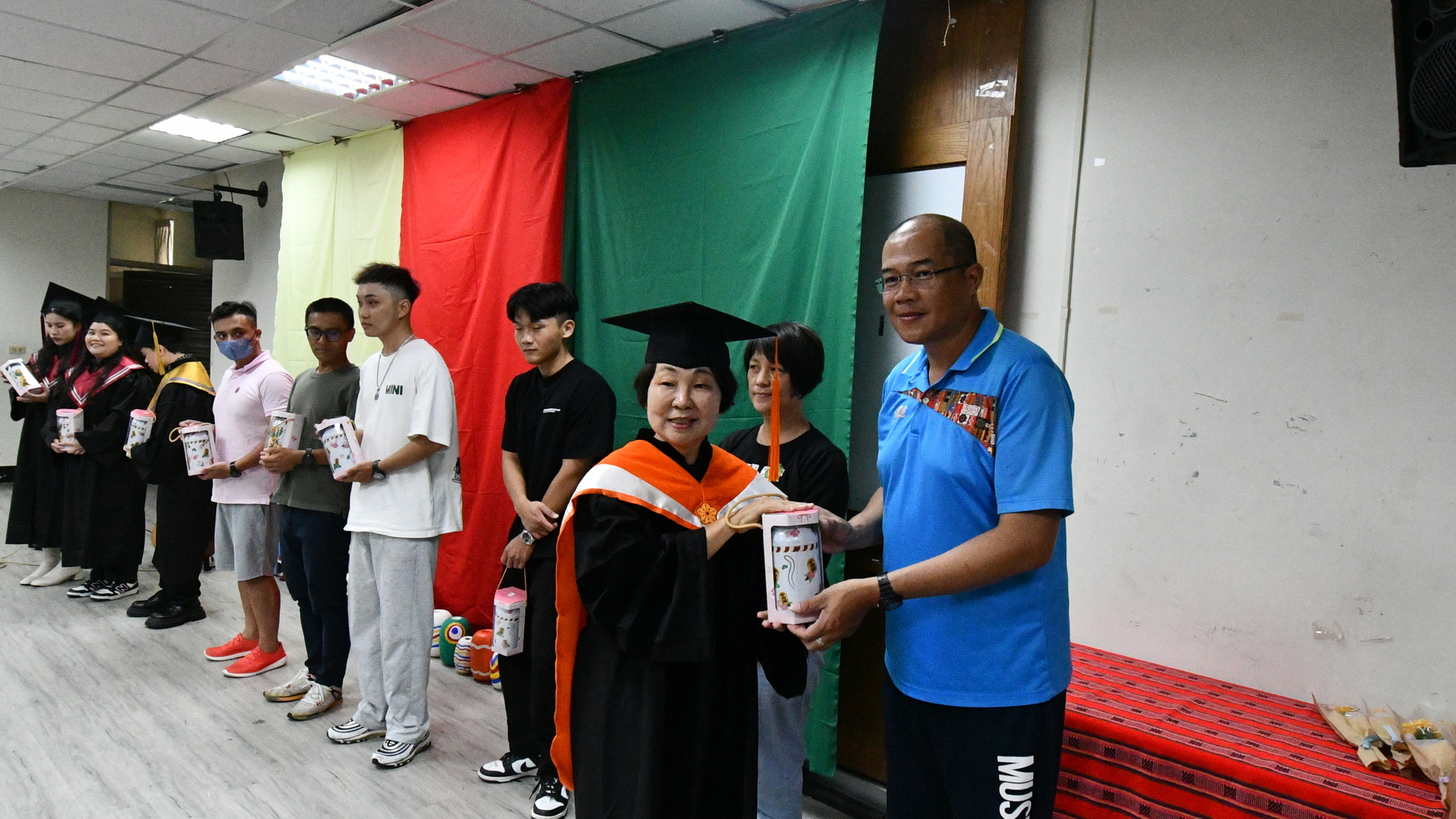 Cheng Shiu University Marathon Graduation: One Ceremony After Another; President Jui-Chang Kung Encourages “Having Both Feet on the Ground and A Stitch in Time Saves Nine”Image