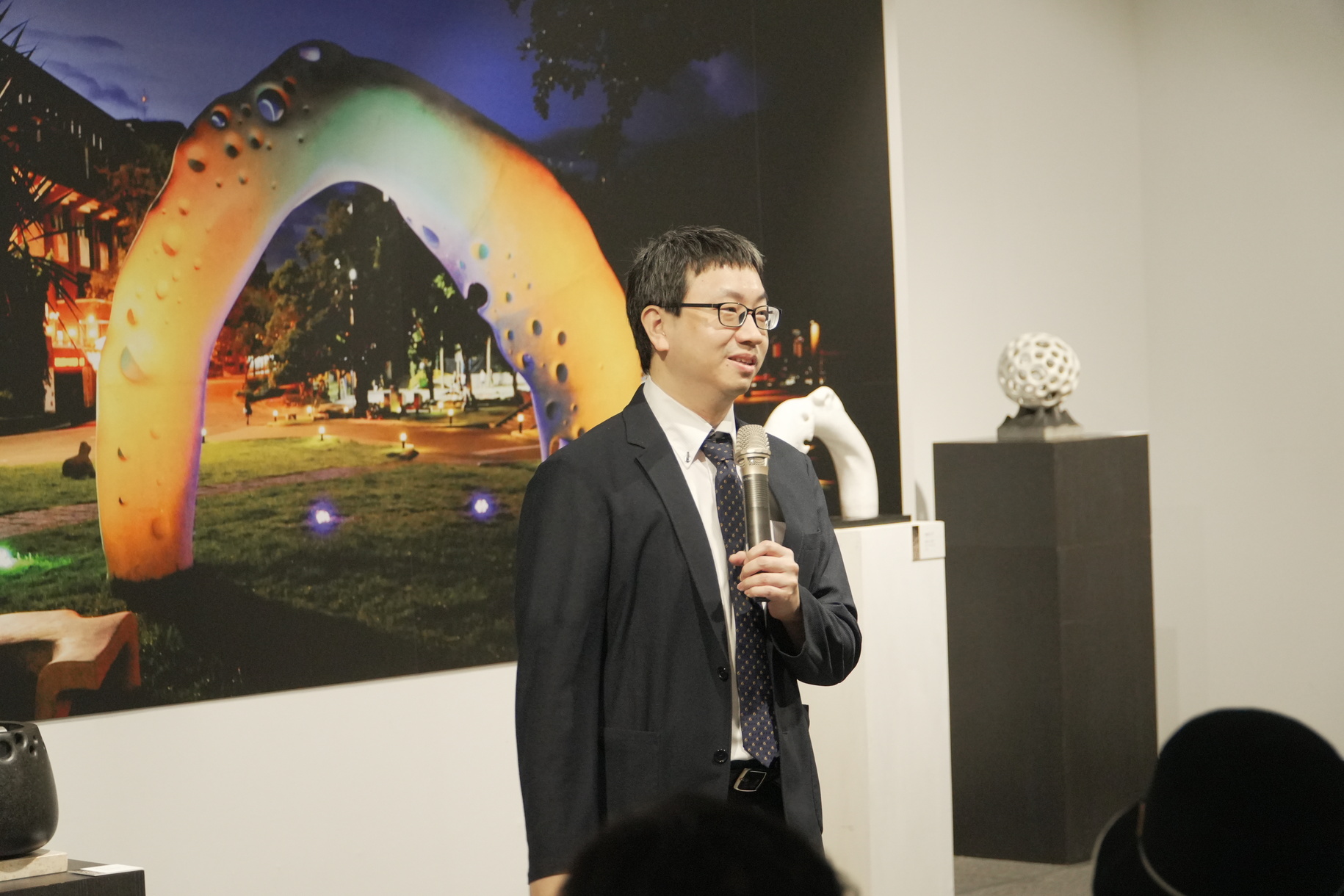 正修科藝處「那片礁鄭宏南個展」登場 以石雕與陶藝交織海洋記憶與生命感知圖片