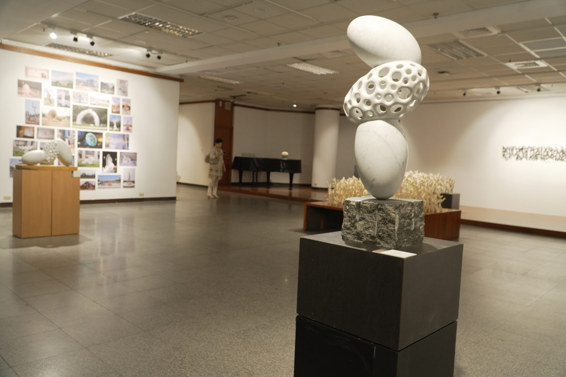 正修科藝處「那片礁鄭宏南個展」登場 以石雕與陶藝交織海洋記憶與生命感知圖片