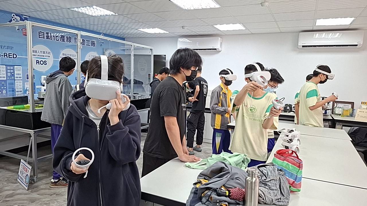 正修科大攜手國巨、文山高中 三方產學合作培育高科技人才圖片