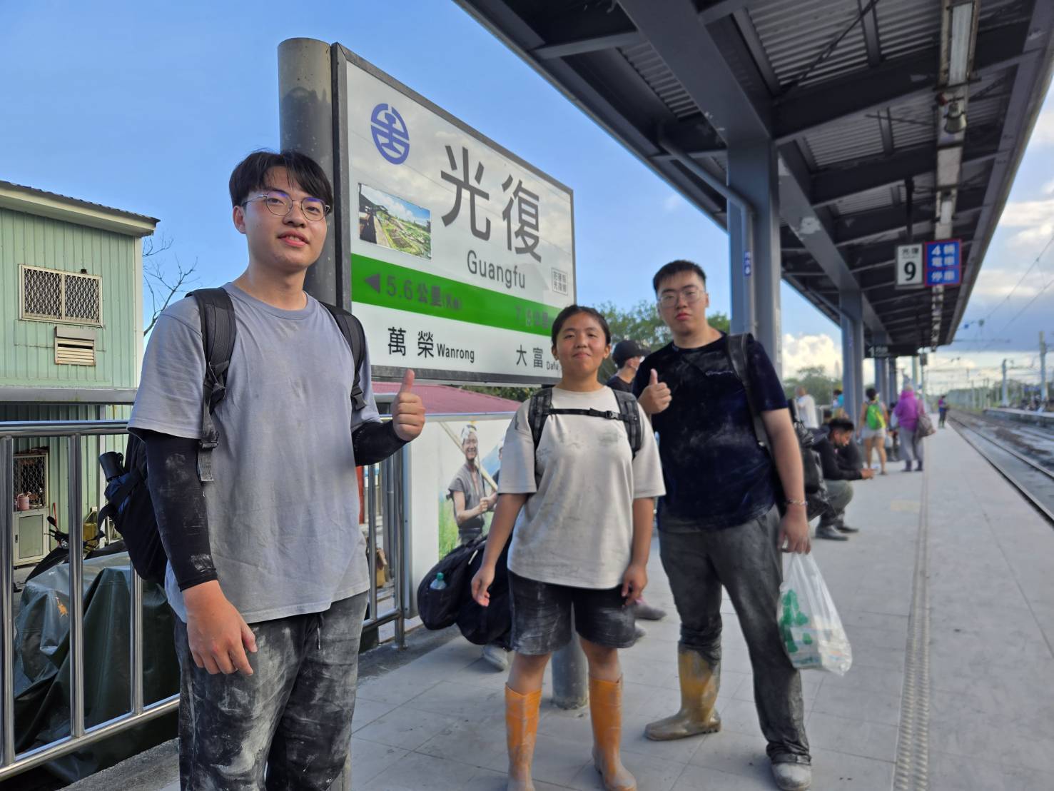 花蓮縣光復鄉馬太鞍溪災後重建  近四十名正修學生救災不落人後圖片