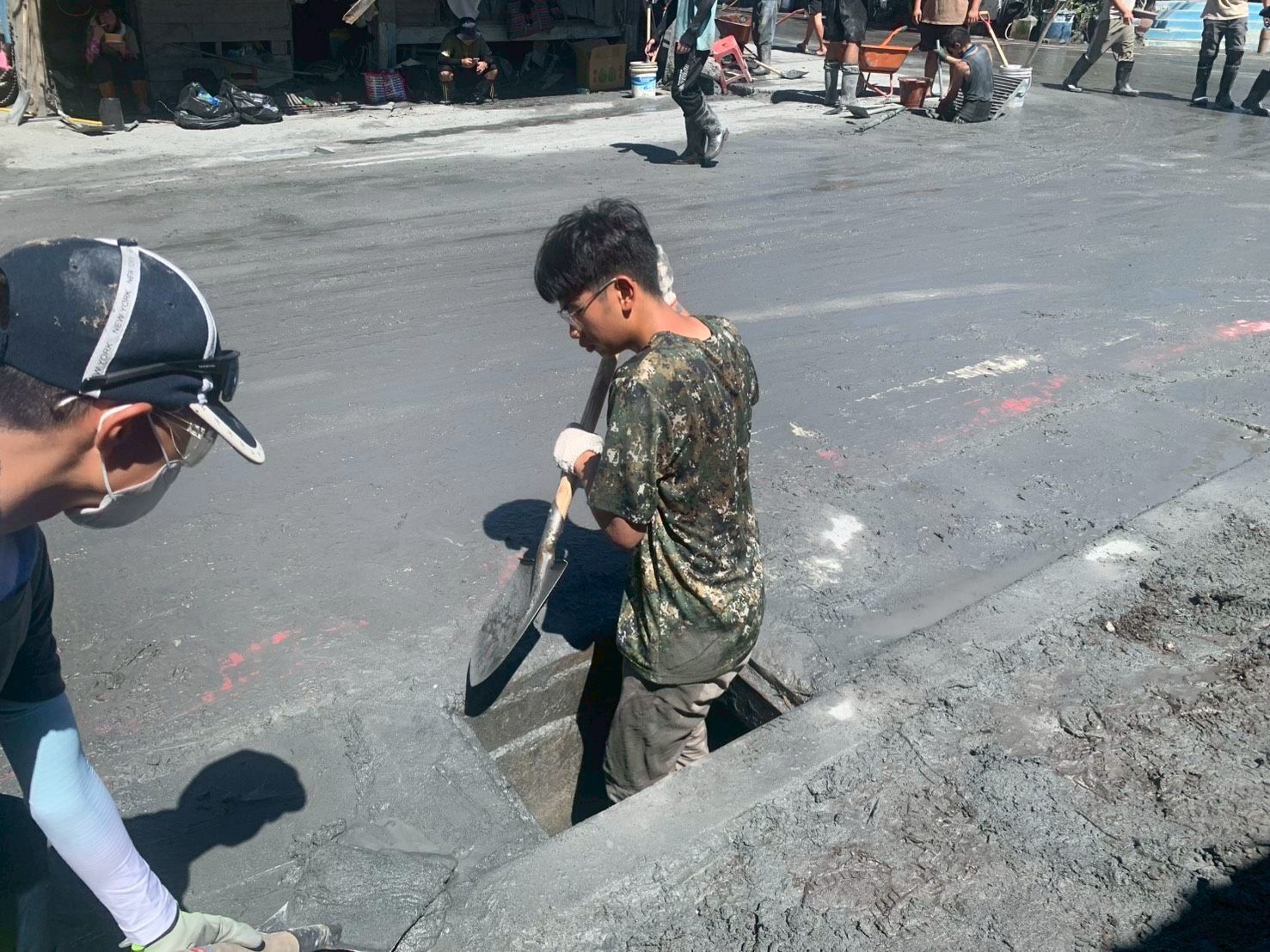 花蓮縣光復鄉馬太鞍溪災後重建  近四十名正修學生救災不落人後圖片